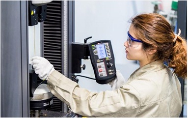 英斯特朗拉力机图片